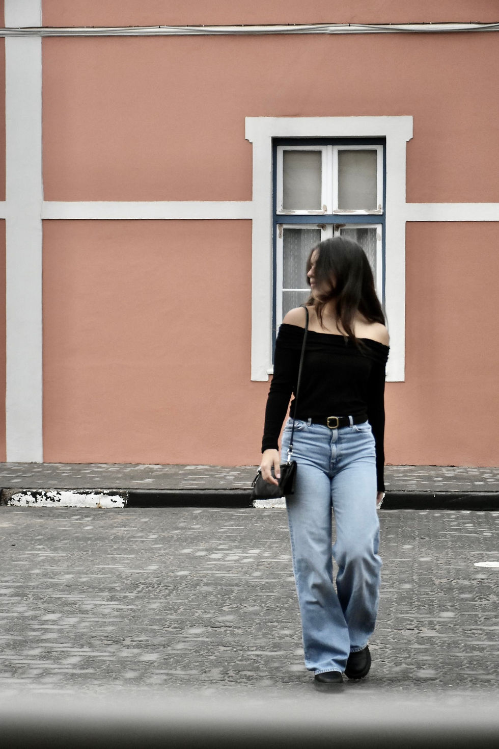 Thumbnail: Nzinga Sling Clutch