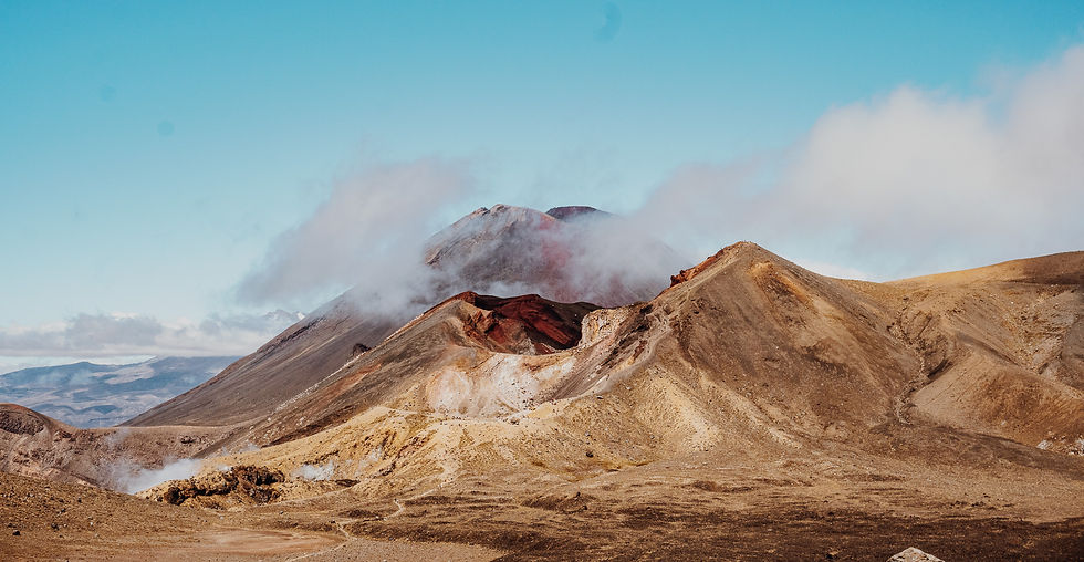 Best Hikes in New Zealand - Tongariro Alpine Crossing