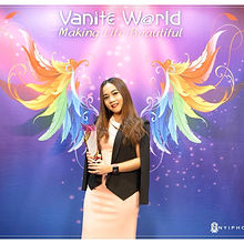 最佳美妆 /美容师奖
Beauty Rizz Up Artist Award