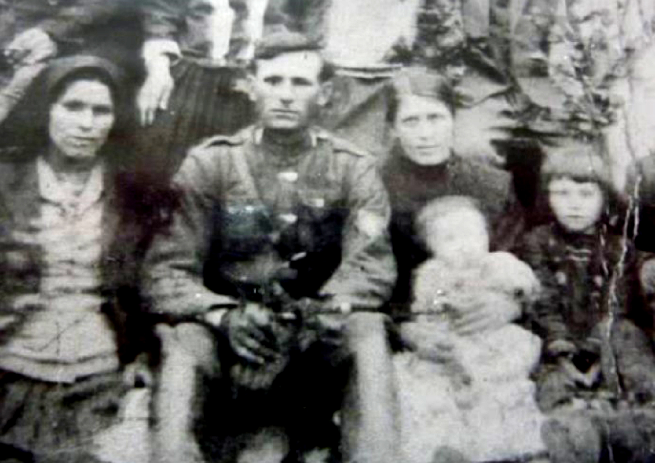 01 Family photo from 1928