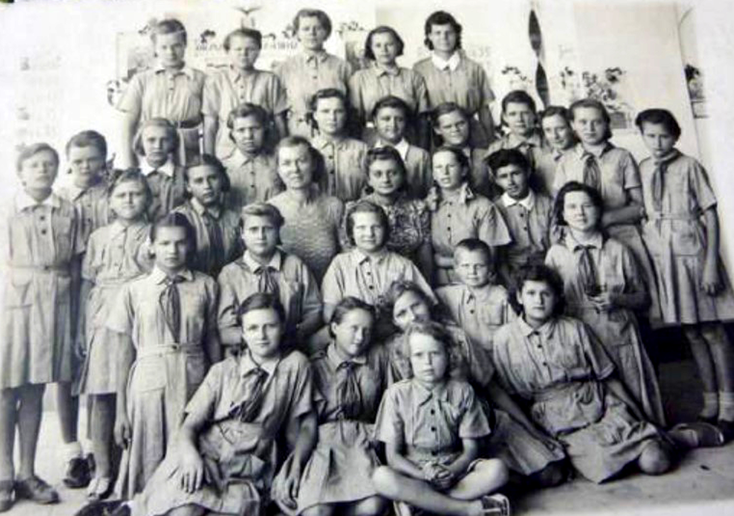 06 Polish Girl Guides in Isfahan 2