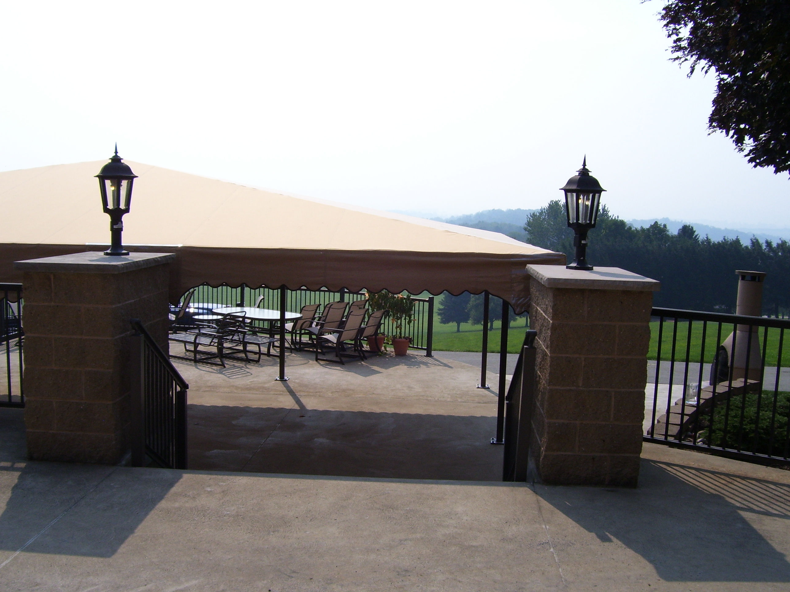 Commercial laurelawnings