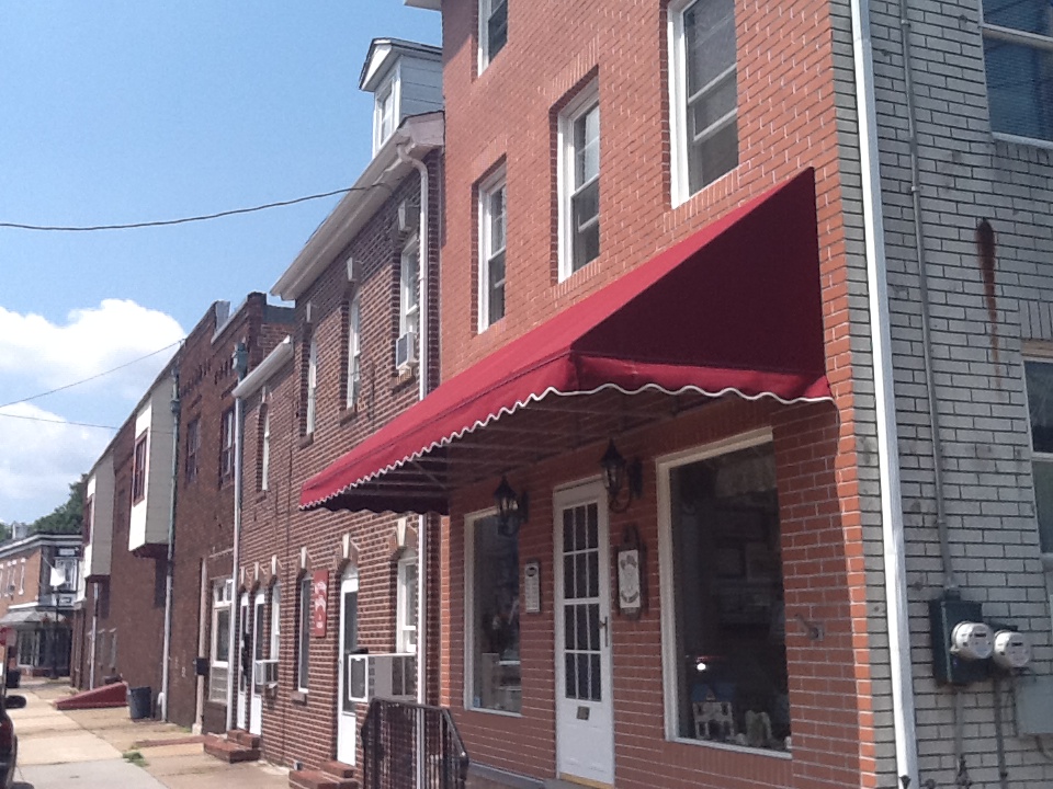 Commercial laurelawnings