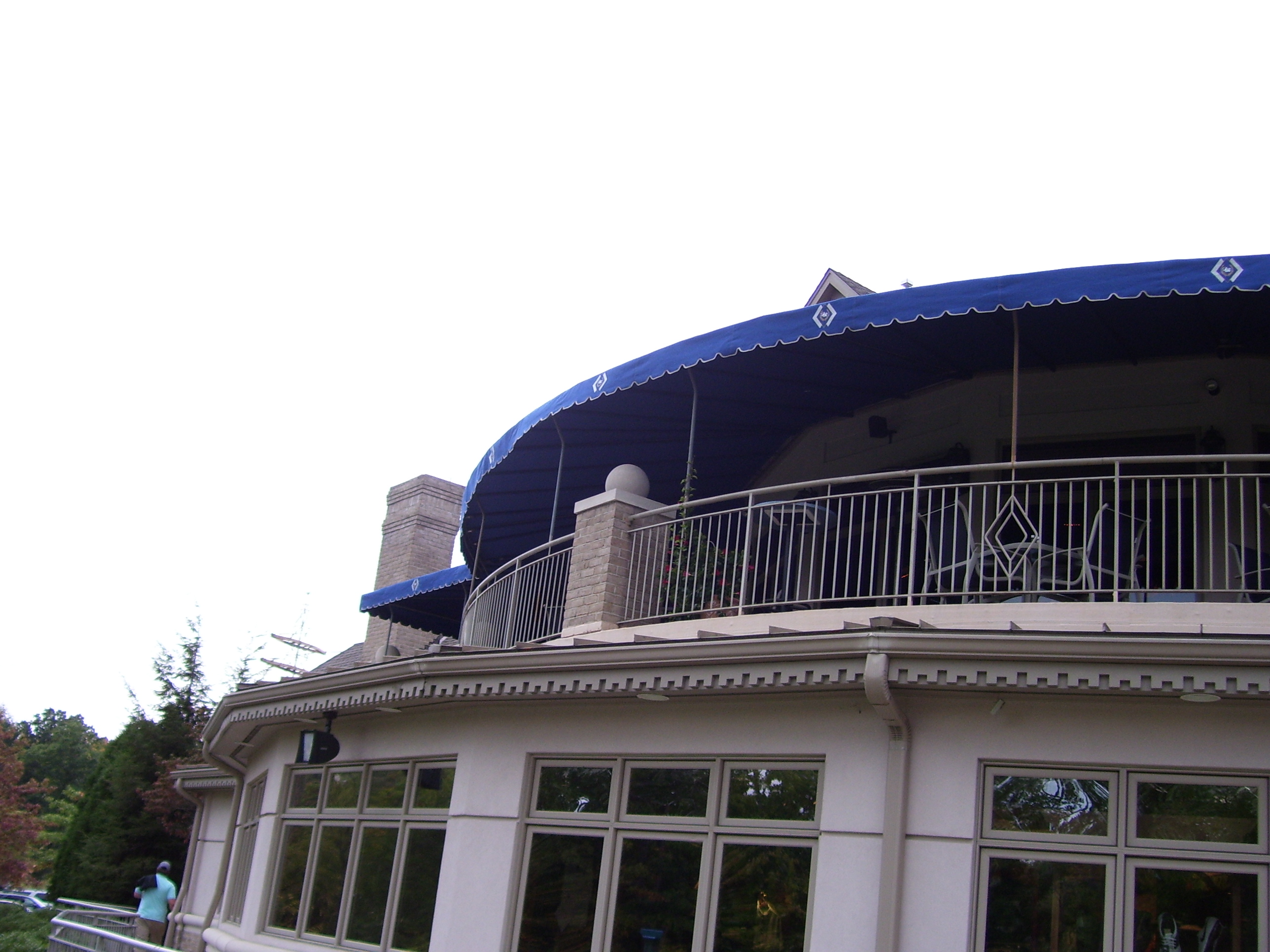 Commercial laurelawnings