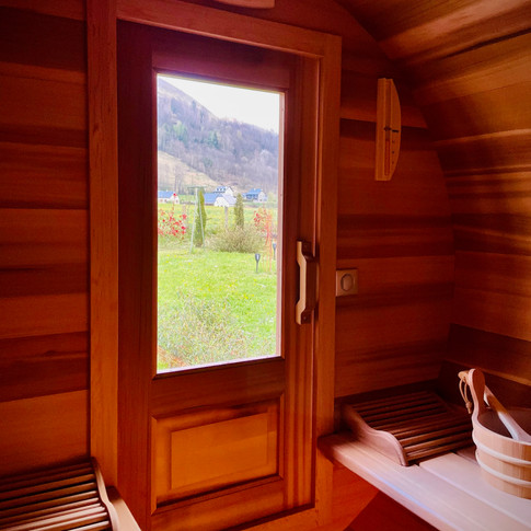 Sauna Storvatt pose dans les Hautes-Pyrénées
