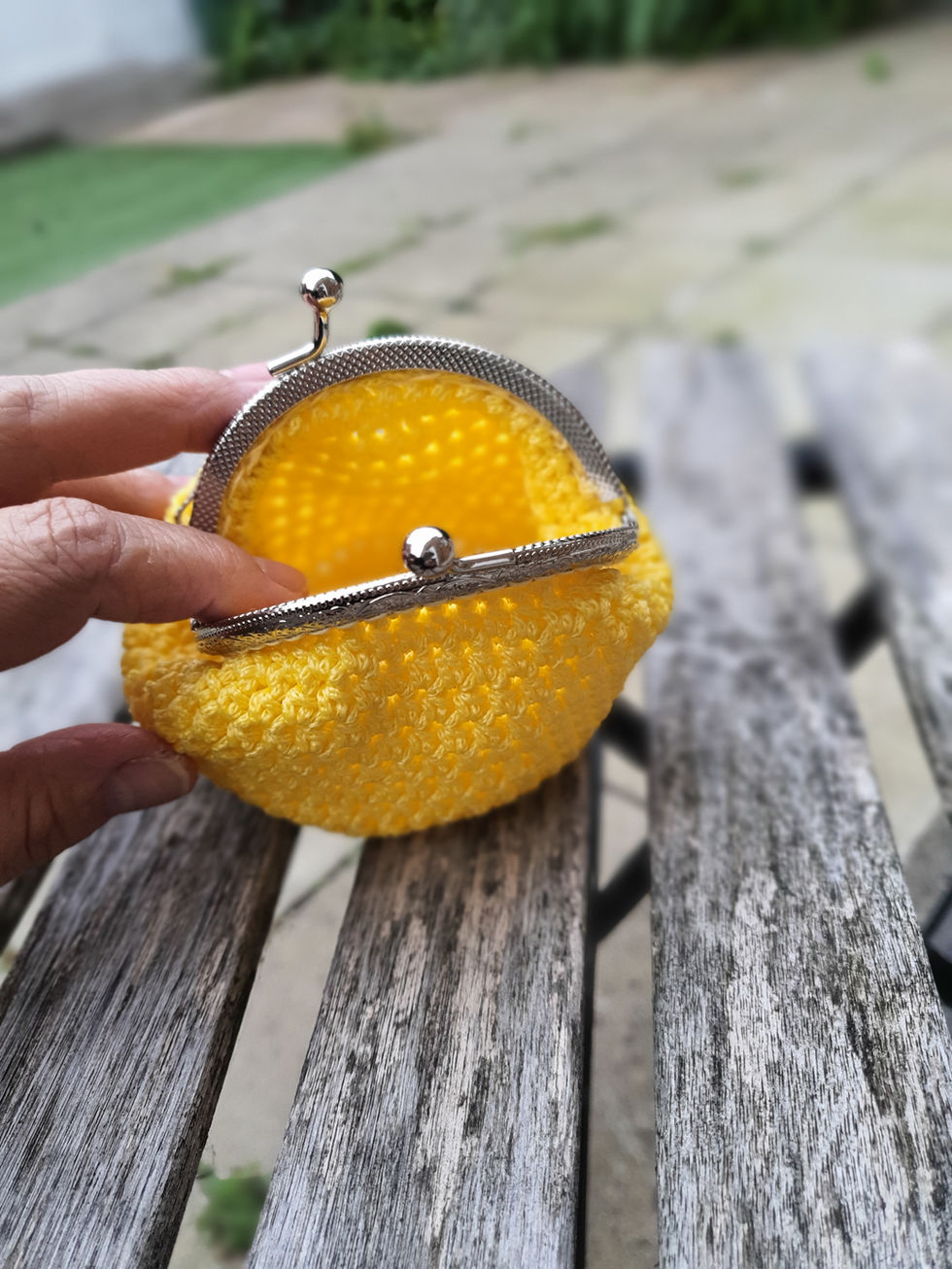 Crochet kisslock clasp coin purse yellow