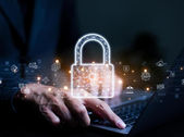 TeraCryption ofrece un sistema de intercambio seguro de archivos cifrados almacenados en servidores.