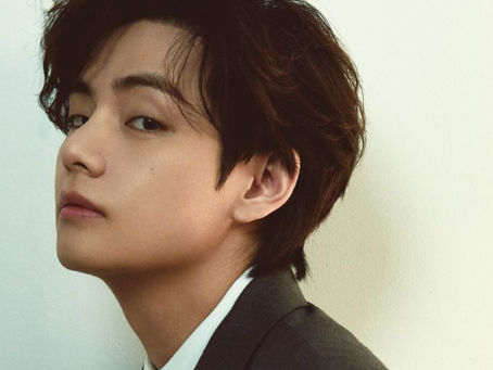 หนุ่ม V จาก BTS หล่อสุดในโลก ชนะแบทแมน