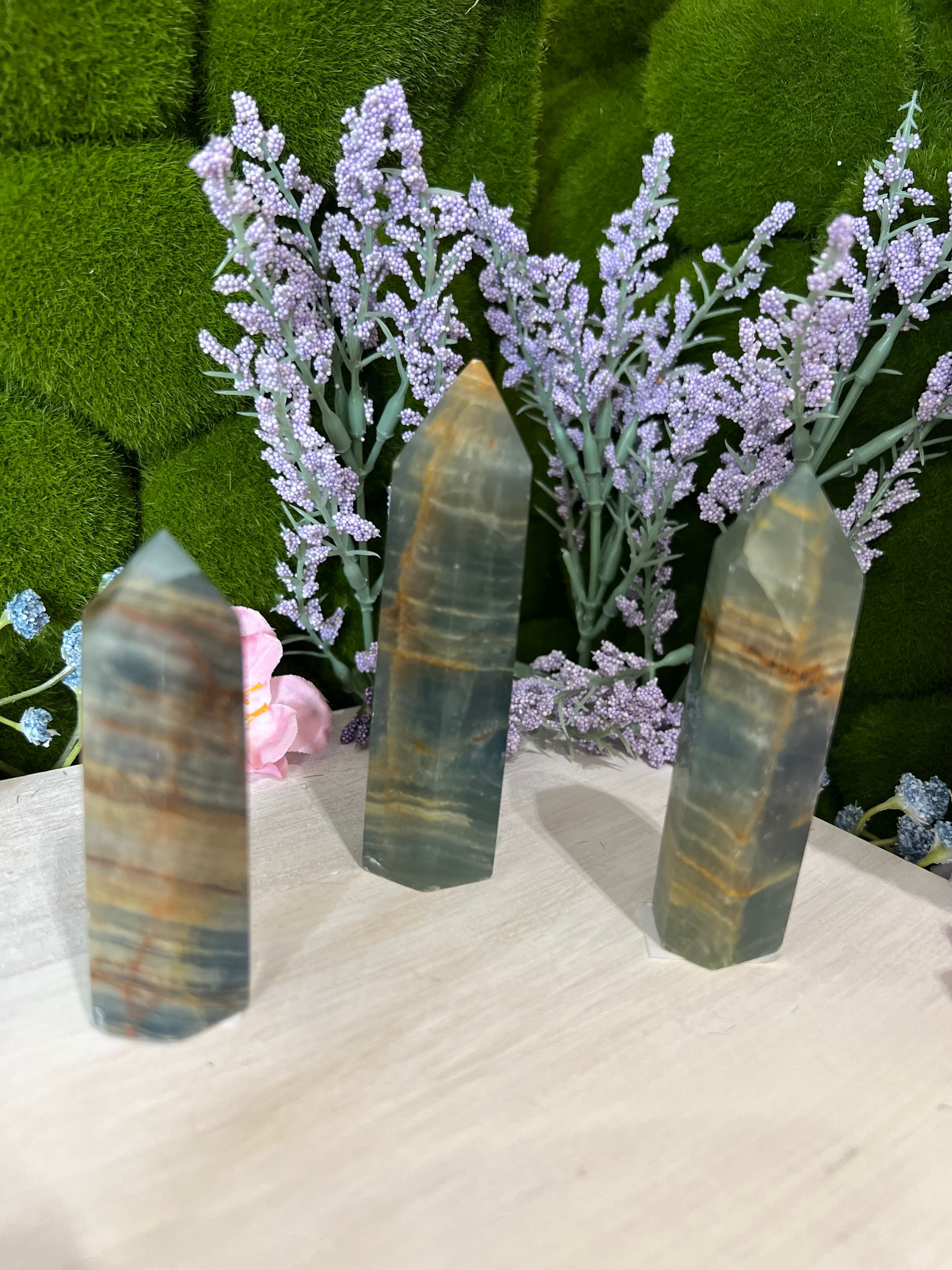 Blue Banded Onyx Points: Discover Tranquility and Soothing Energy