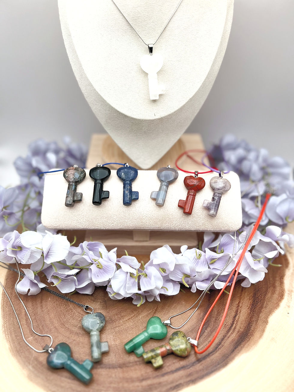 Miniatura: Keys to the Soul: Guardian Crystal Key Pendants Necklace