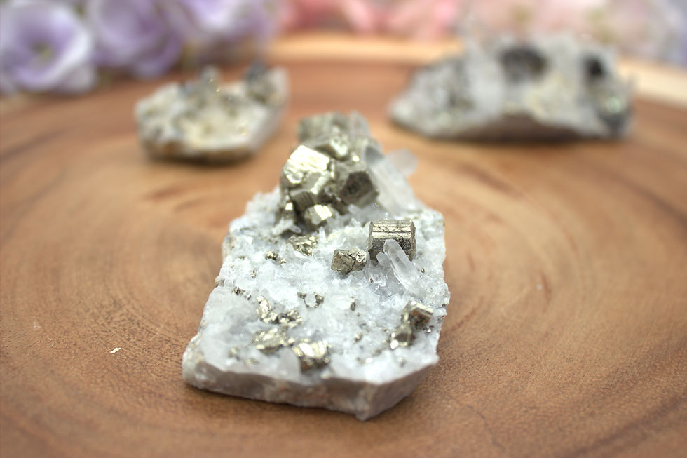 Miniatura: Clear Quartz with Pyrite Inclusions: Energy Amplifying Crystal Clusters