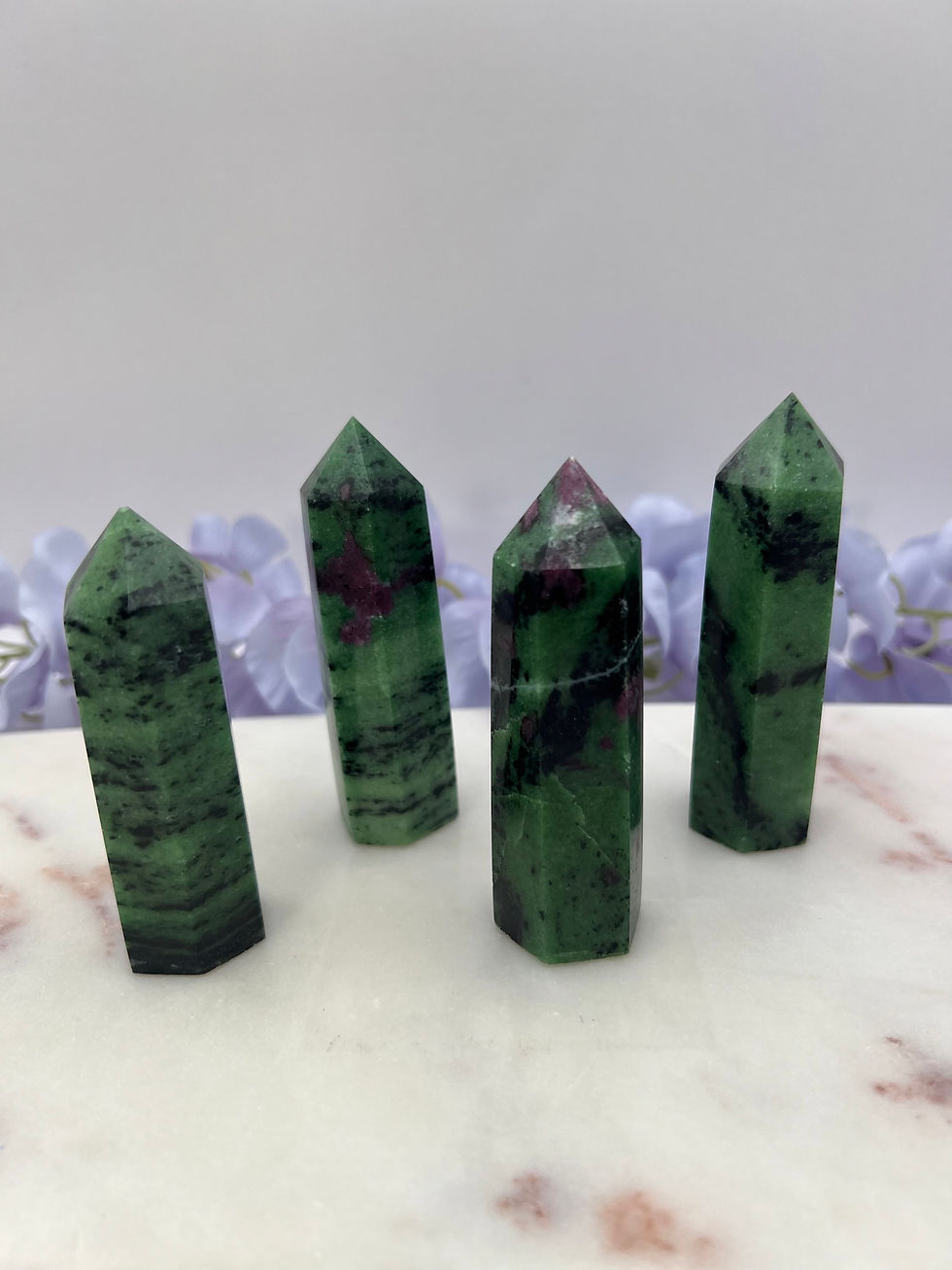 Miniatura: Ruby in Zoisite: Ignite Passion & Vitality for Energized Living