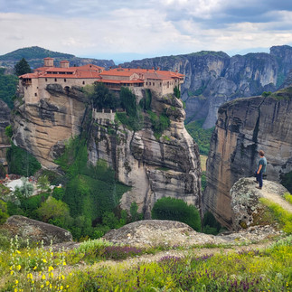 Weltkulturerbe Meteora in Nordgriechenland. Beeindruckende Klöster, die in den Felsen geschlagen wurden.