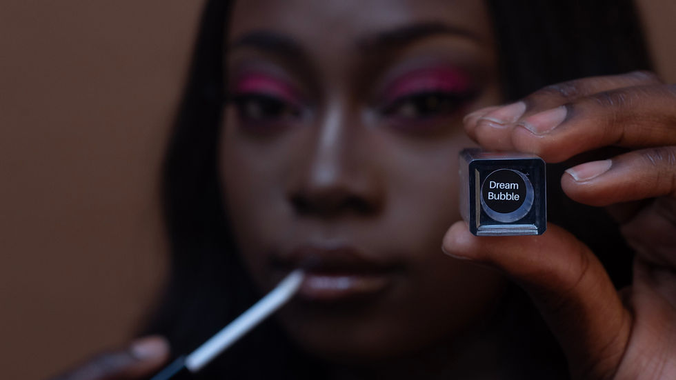 Thumbnail: Dream Bubble w/ Lipliner