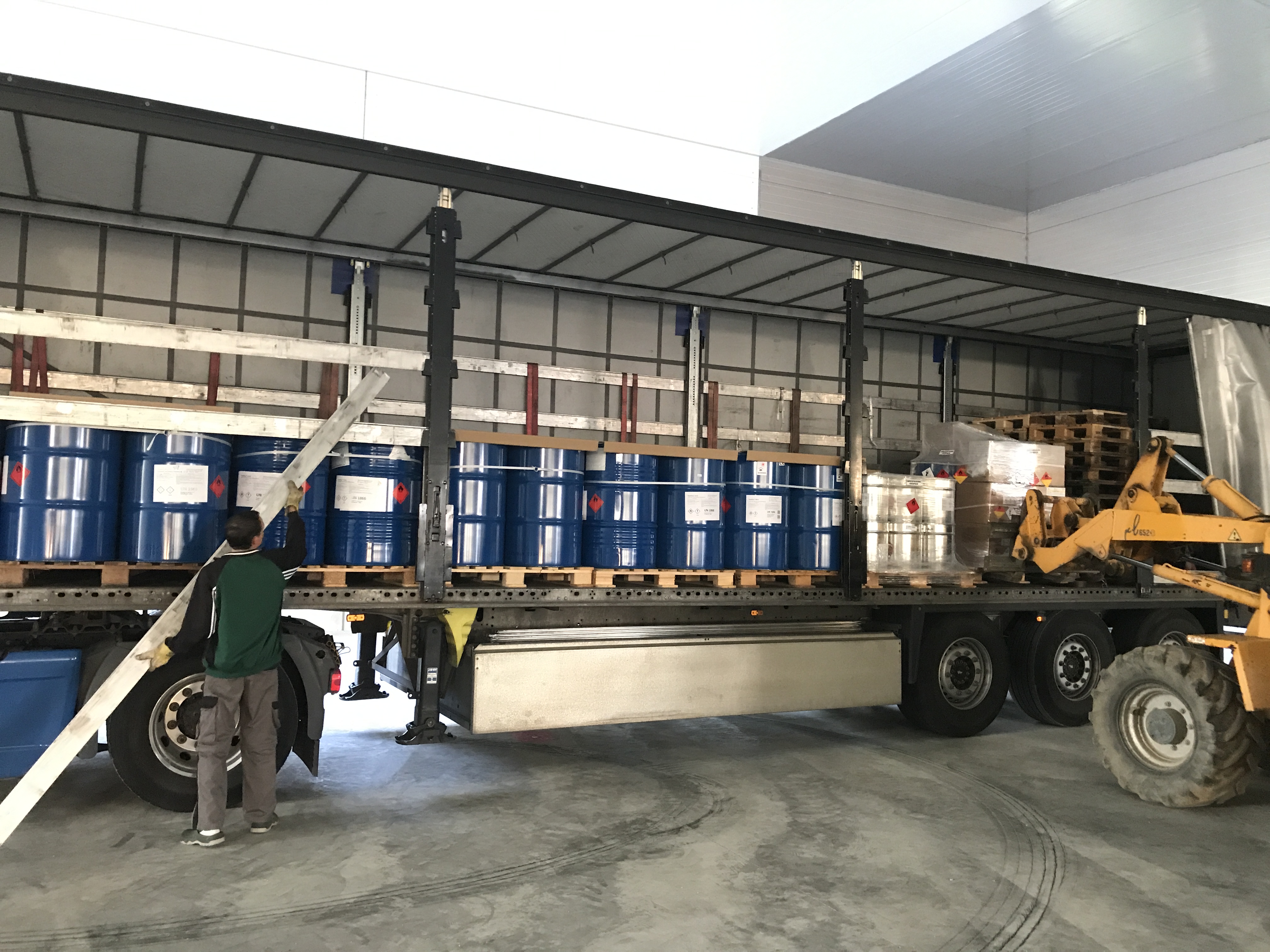 Plastifloor resin delivery