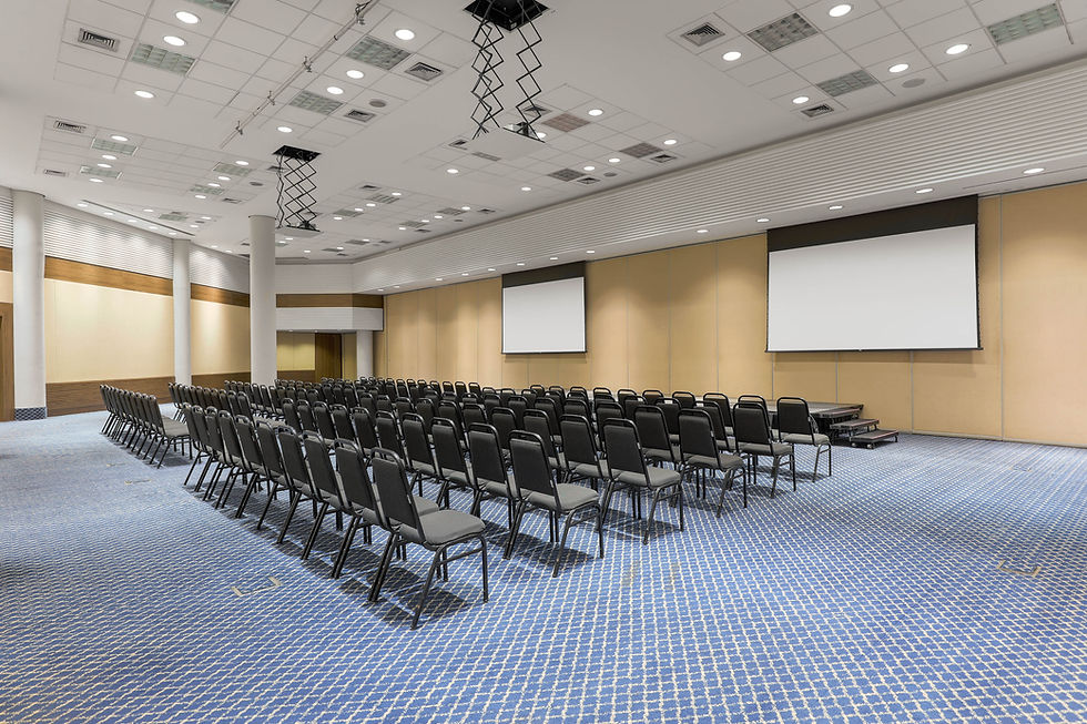 uditório moderno do Wyndham Ibirapuera em São Paulo com estrutura completa para palestras, workshops e convenções.