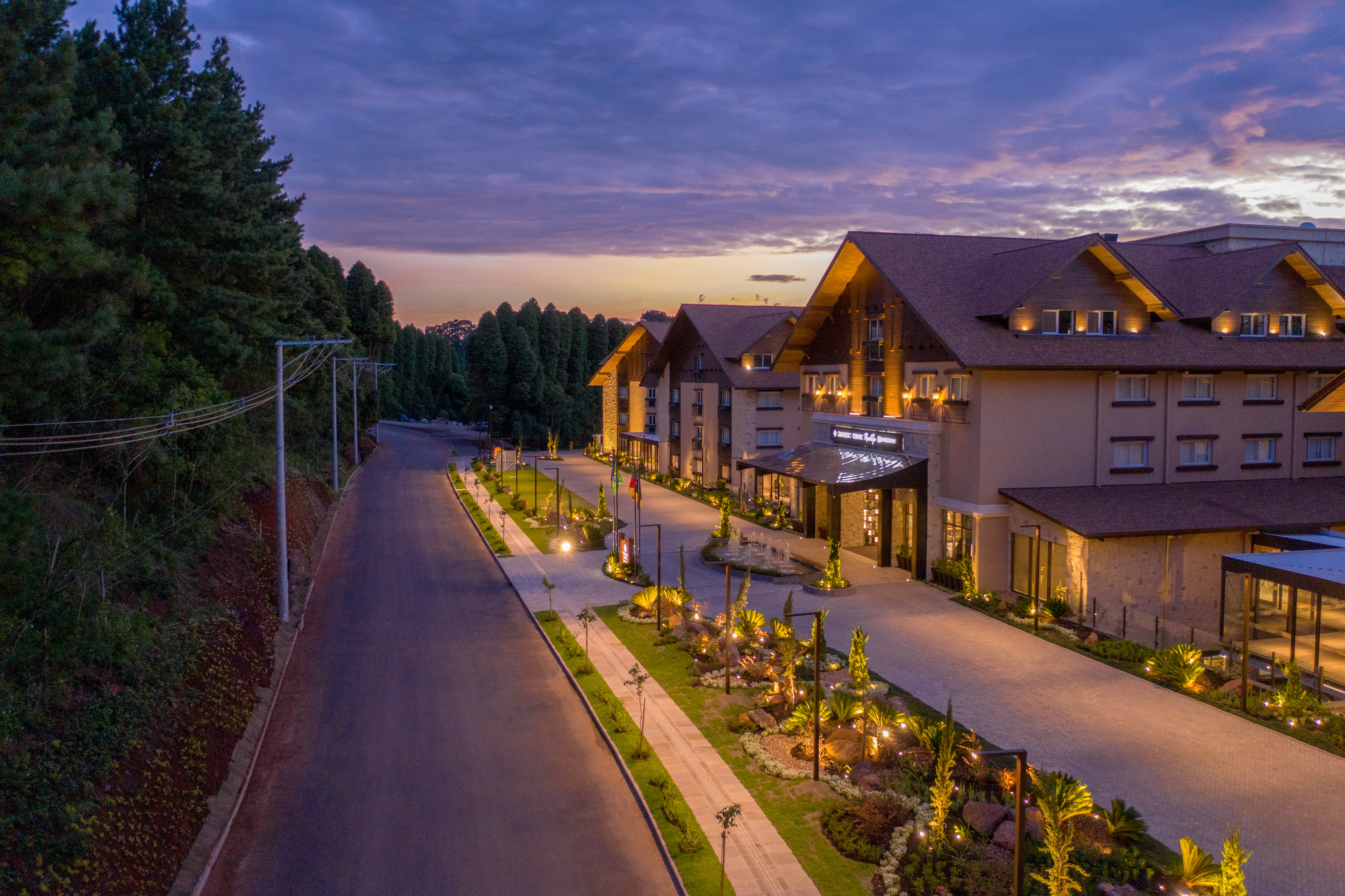 Writer: Wyndham Gramado
