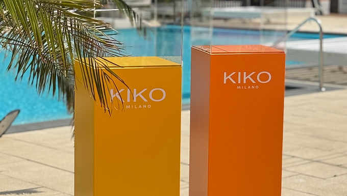 HAUBENVITRINE - CUSTOM COLOR