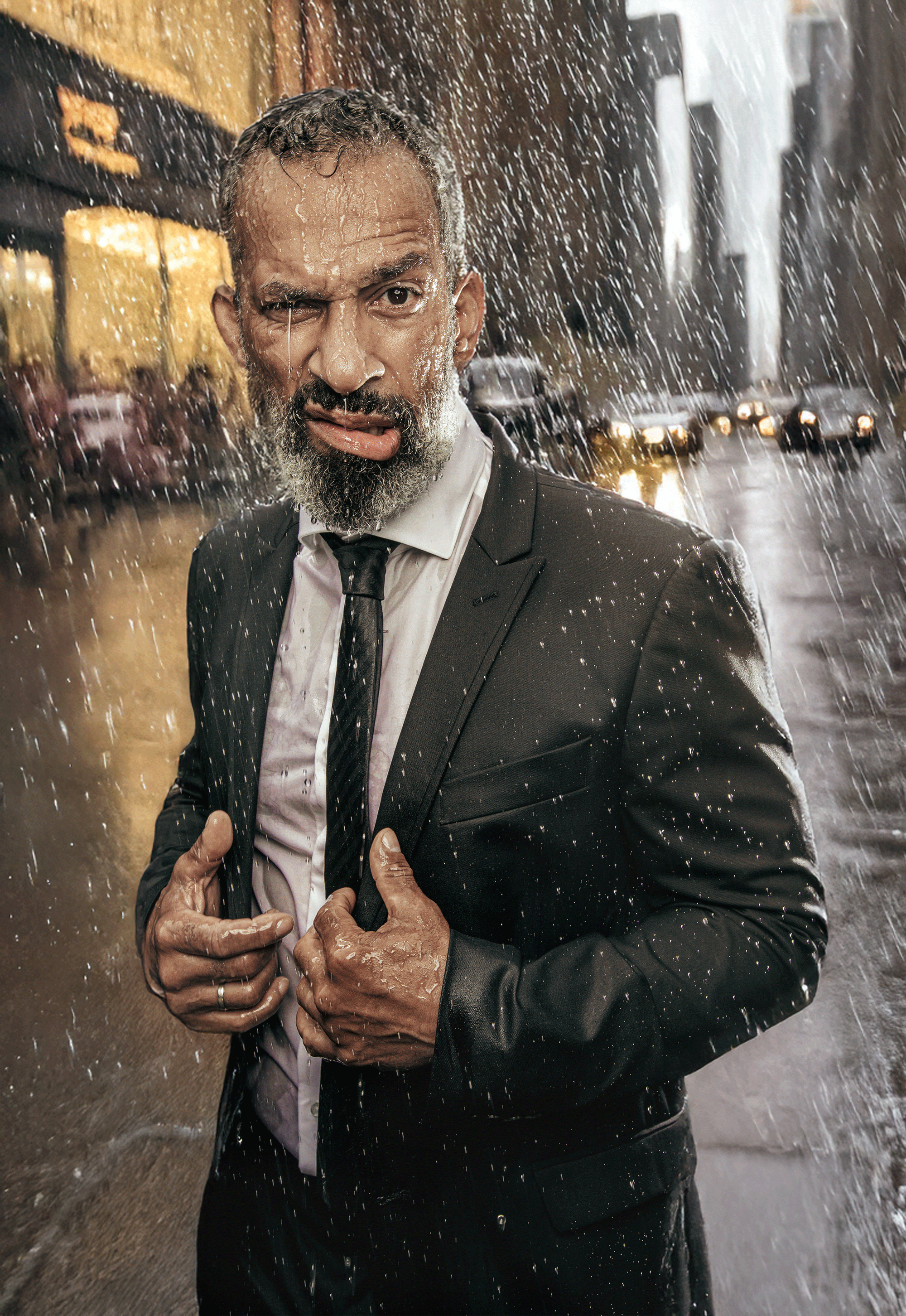 Discover the story behind a powerful rain photoshoot featuring model Orlando Samseer. Creativity, improvisation, and style come together in a unique, dynamic setting.