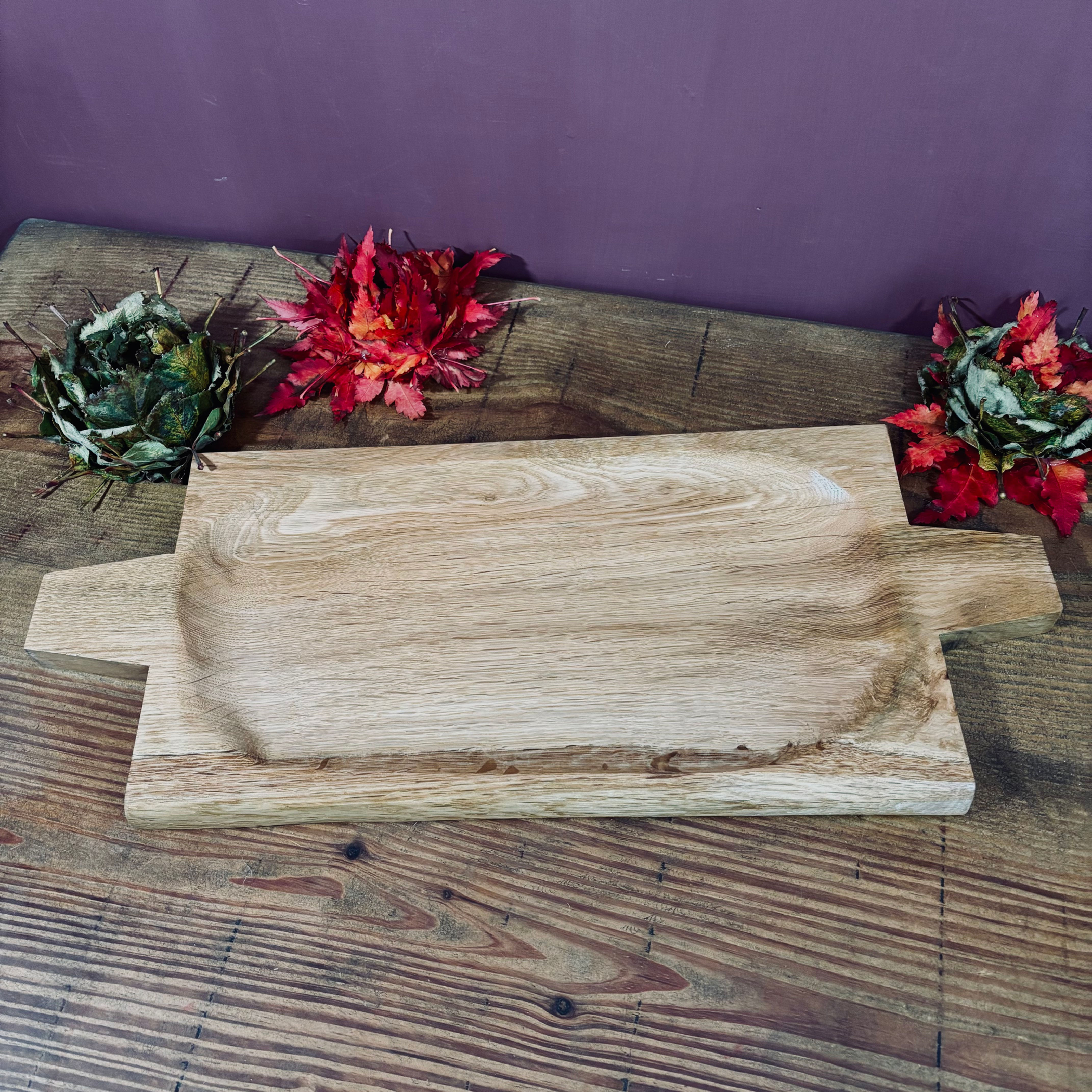 Oak shallow carved board