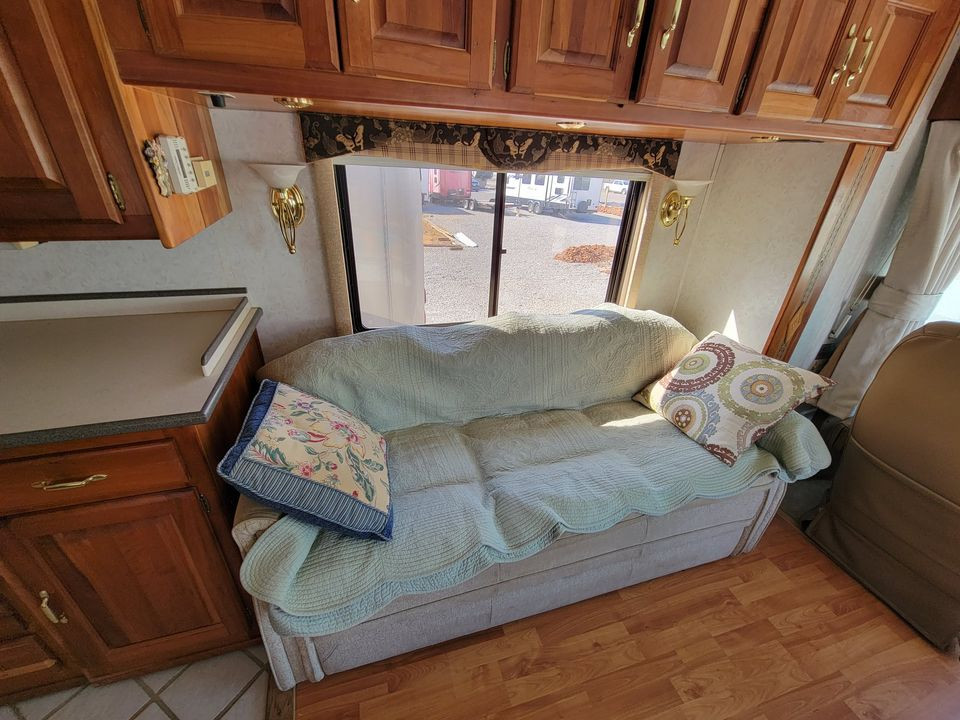 Thumbnail: 2001 Holiday Rambler Diesel 38PBD
