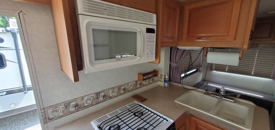 Thumbnail: 2003 Fleetwood Jamboree 24D