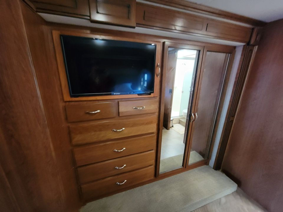 Thumbnail: 2017 Fleetwood Bounder 33.1 class a motorhome