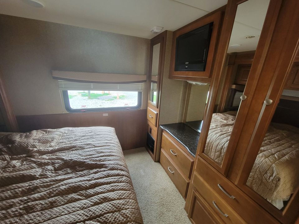 Thumbnail: 2013 Damon Daybreak 28P