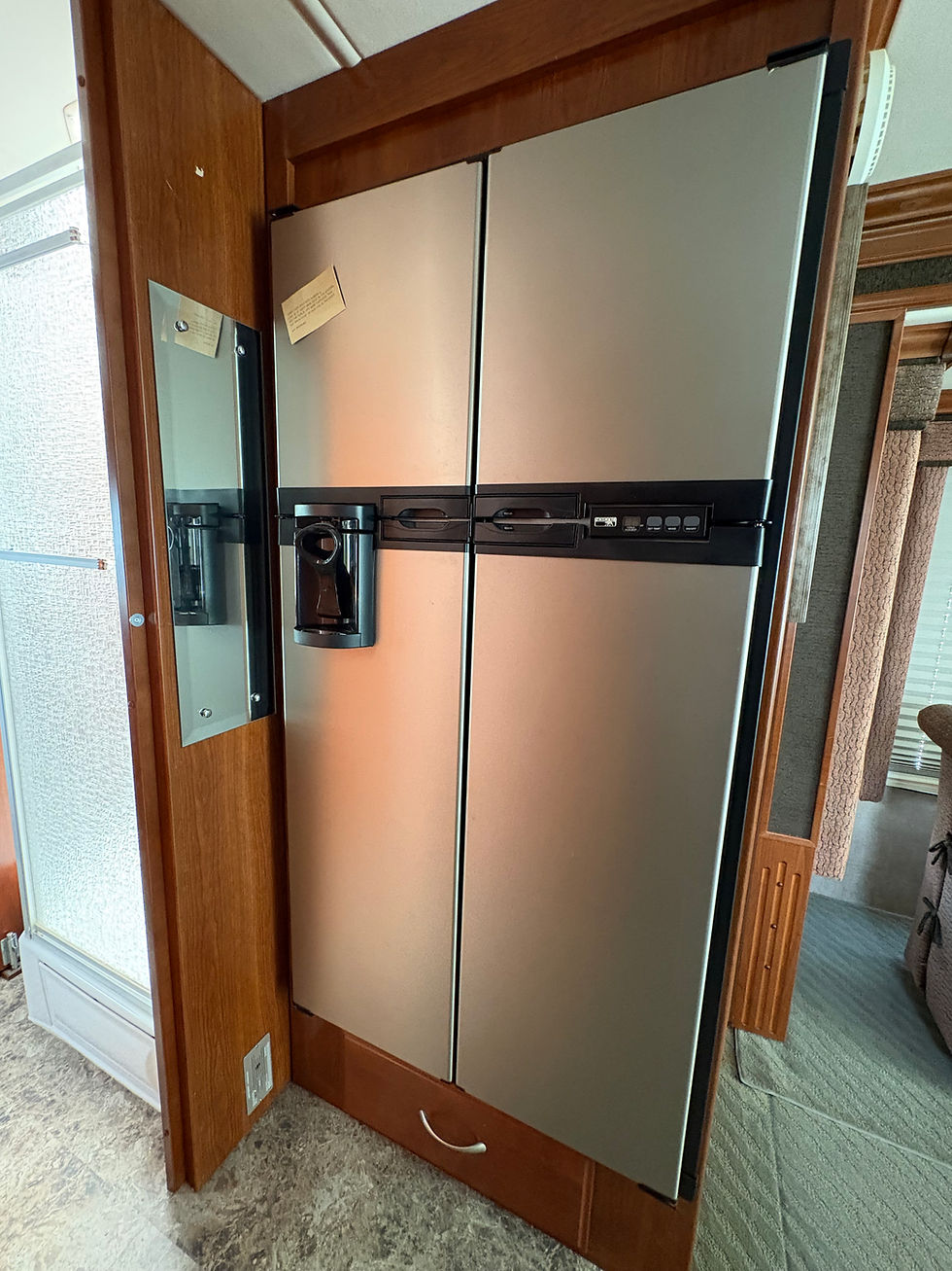 Thumbnail: 2006 Fleetwood Excursion Diesel Motorhome