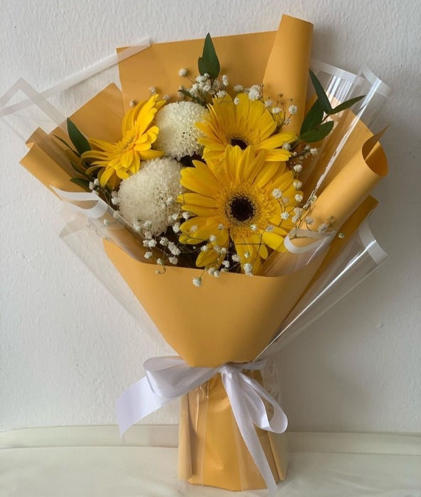 Luxe (Gerbera-PingPong Bouquet)