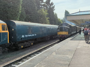 Class 37 D6700 at Loughborough Central Station.