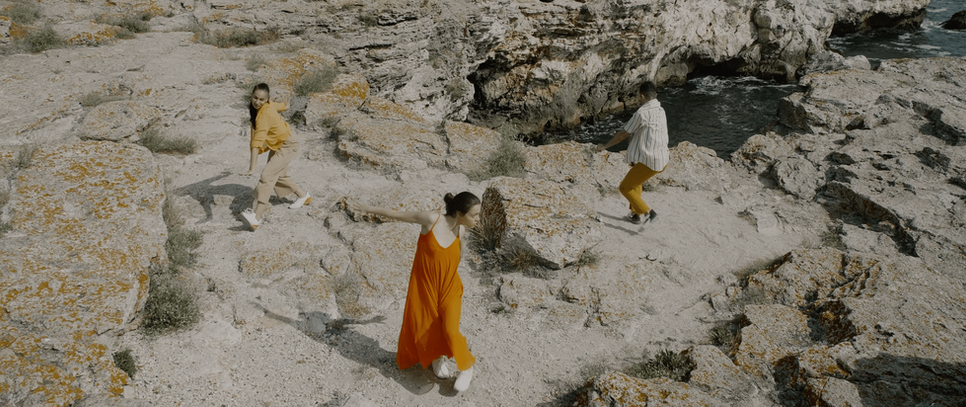 Glance From The Edge