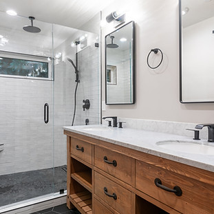 SydnorMasterBath.jpg