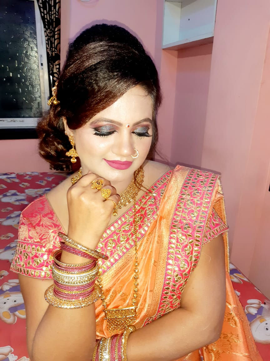 Ritu Jaiswal Professional Makeup Artist 