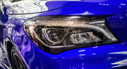 color-coche-moda-azul-electrico