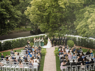 Choosing the Right Wedding Day Vendors 