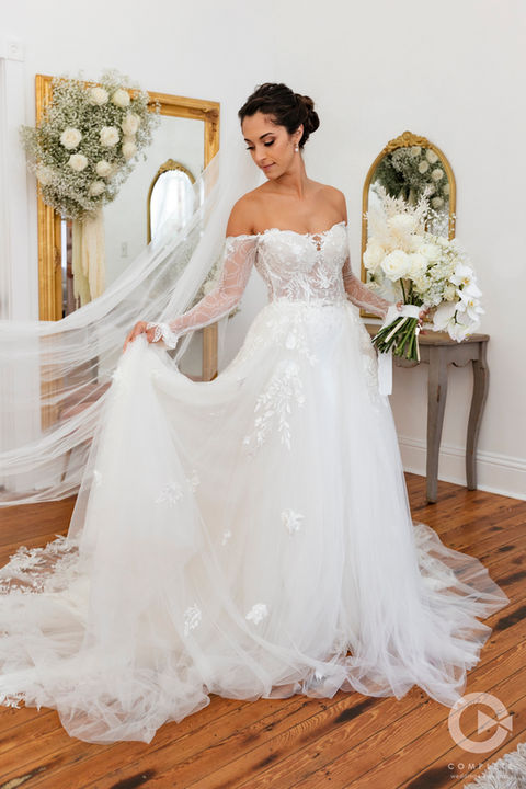 Stunning Bride in the Bridal suite