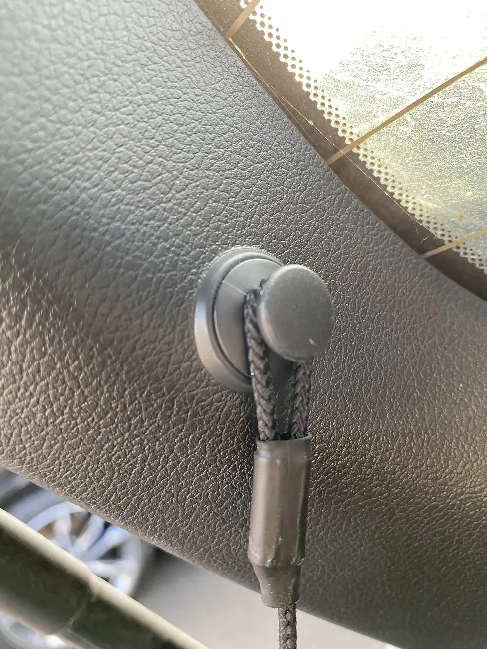 Küçük resim: Hyundai i30 Bagaj Pandizotu Askı İpi Pimi