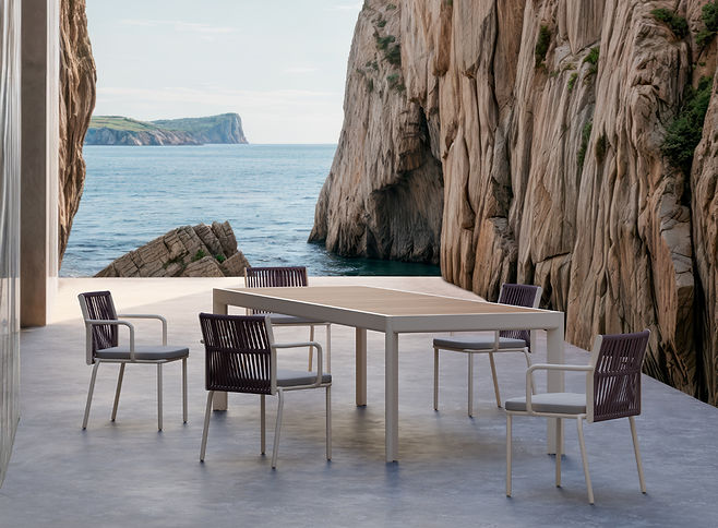 24367.01_DiningTable_Teak_01