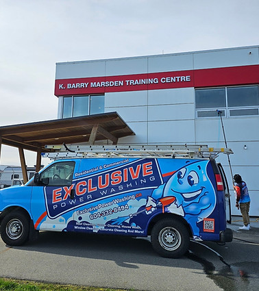 Commercial window cleaning in Abbotsford by Exclusive Power Washing