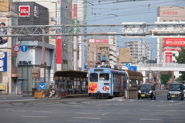 tosaden traffic street car kochi shikoku