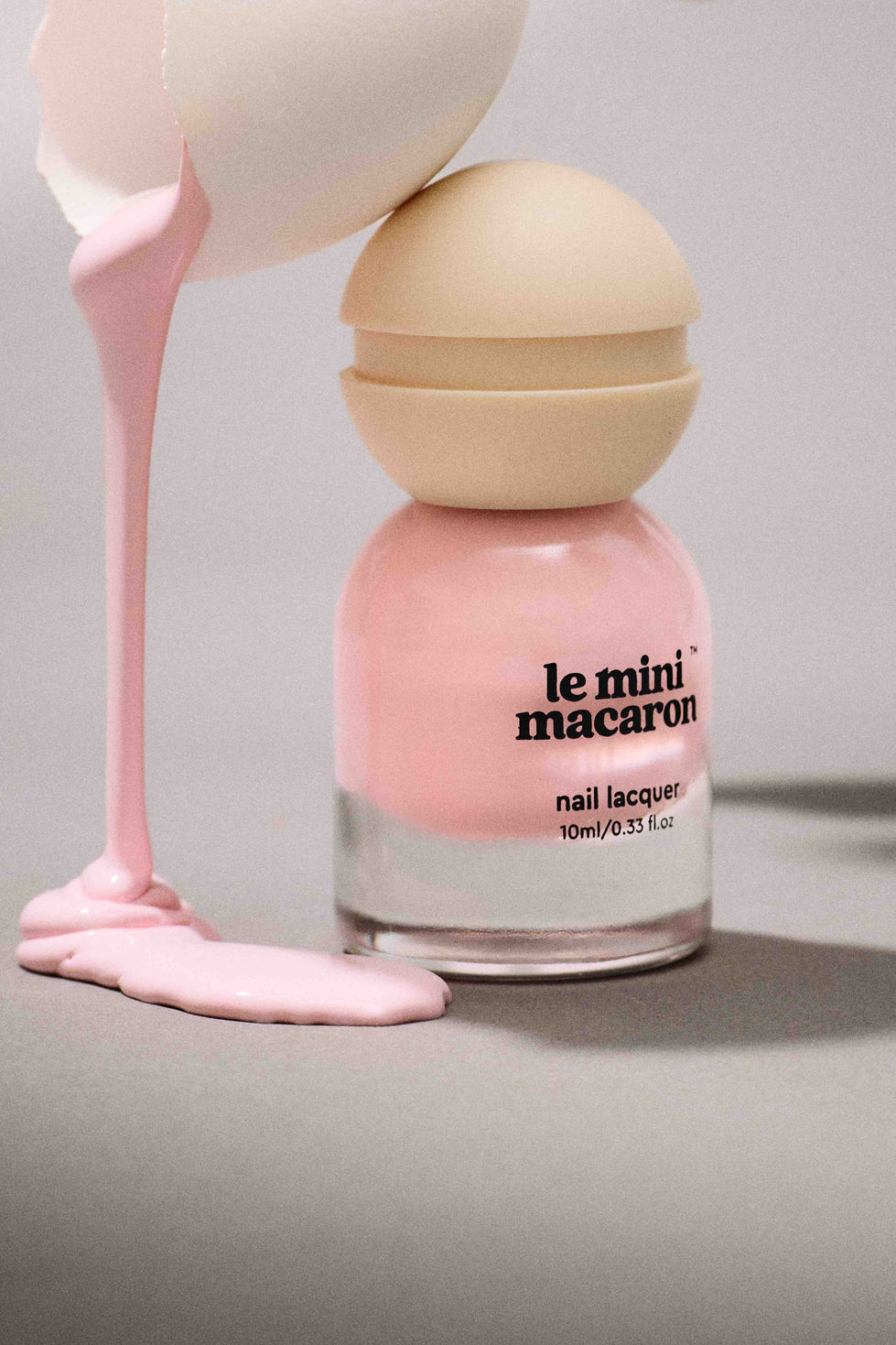Oster Kosmetik Still Life mit Nagellack von Le Mini Macaron