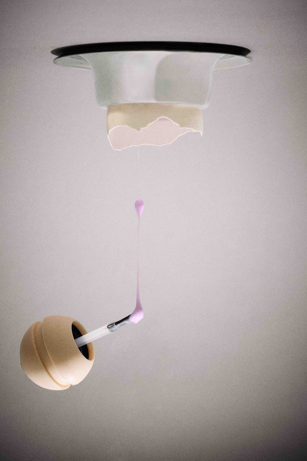 Oster Kosmetik Still Life mit Nagellack von Le Mini Macaron