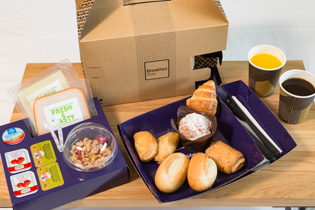 A patented paper lunch box for combined food & beverage delivery l