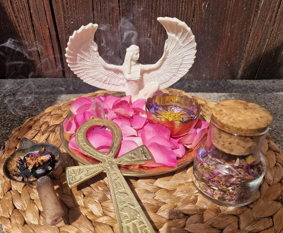 Sous les Ailes d'Isis