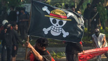 La generación que se rebeló con un sombrero de paja: cómo One Piece unifica protestas globales