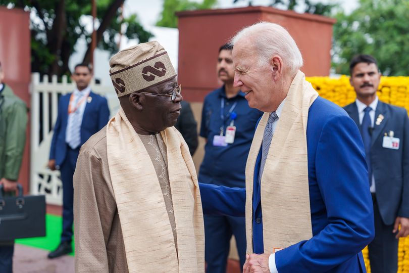 El presidente nigeriano, Bola Tinubu, con el expresidente de Estados Unidos, Joe Biden, en 2024.