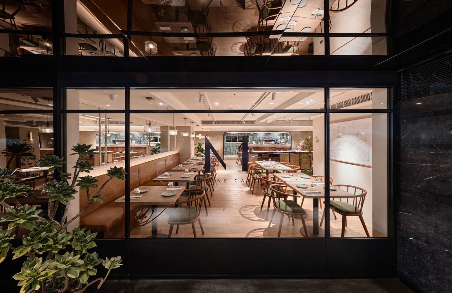 M One Cafe 室內設計工程 - 有靚設計打造之奶茶色度假風空間