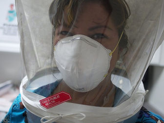 Study finds talc and petroleum jelly among the best lubricants for people wearing PPE