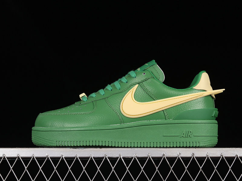 תמונה ממוזערת: Ambush X Air Force1